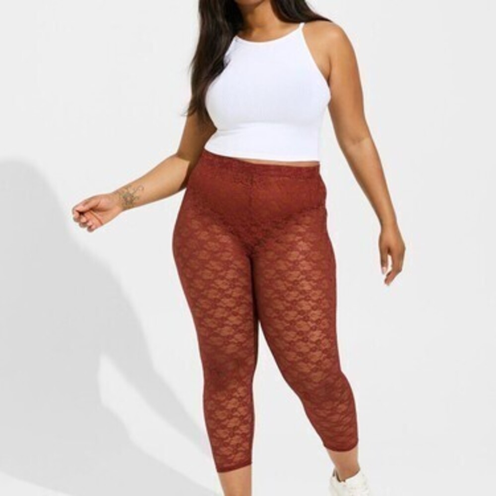 Torrid 0 L Lace Floral Crop Comfort Waist Legging NWT